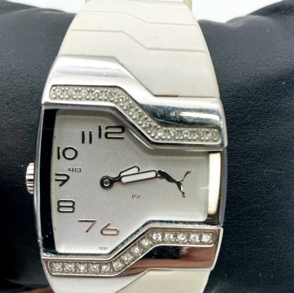 PUMA *Stainless Steel Quartz Watch w/ Cream Silicone Band - Picture 6 of 9